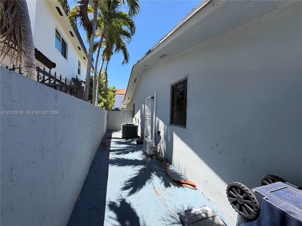 For Sale: $1,499,000 (5 beds, 4 baths, 4587 Square Feet)