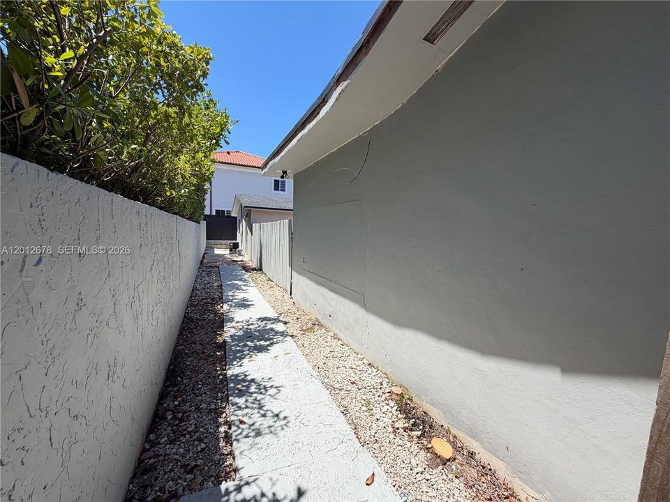 For Sale: $1,499,000 (5 beds, 4 baths, 4587 Square Feet)