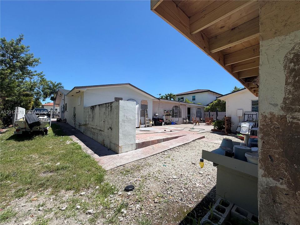 For Sale: $1,499,000 (5 beds, 4 baths, 4587 Square Feet)