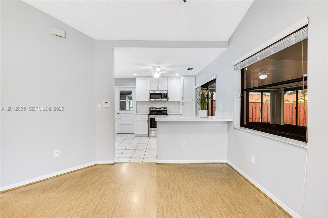 В аренду: $3,685 (2 спален, 2 ванн, 1058 Квадратных фут)