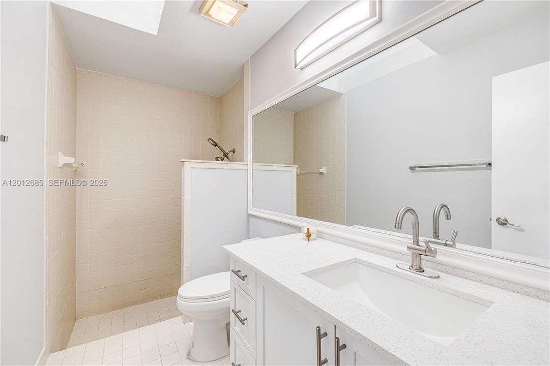 В аренду: $3,685 (2 спален, 2 ванн, 1058 Квадратных фут)