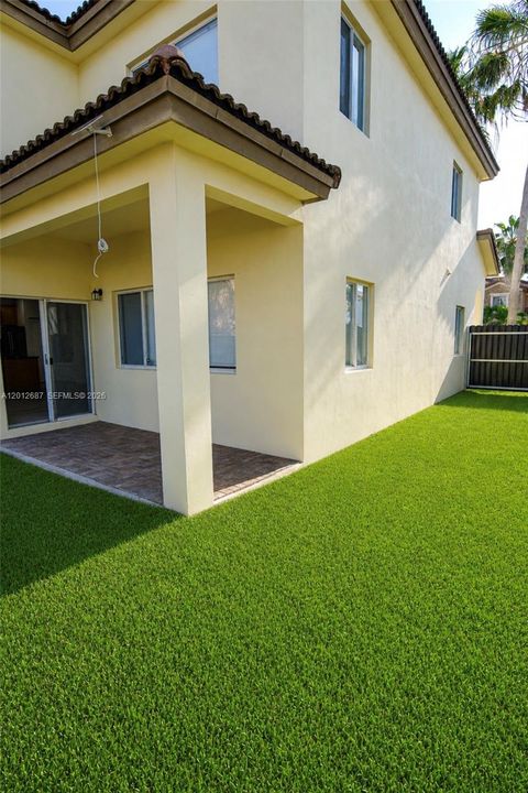 В аренду: $5,000 (5 спален, 3 ванн, 2626 Квадратных фут)