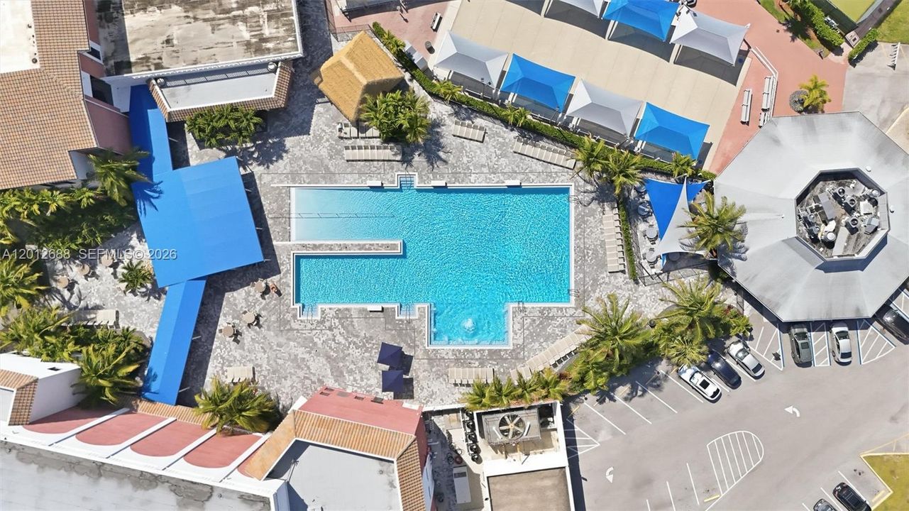 На продажу: $95,000 (1 спален, 2 ванн, 738 Квадратных фут)