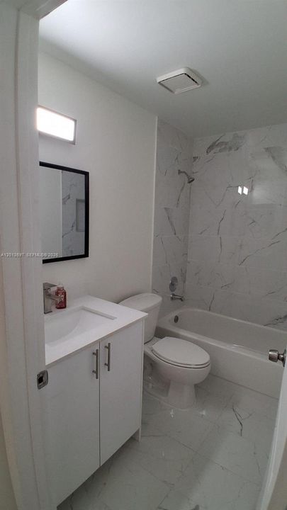 Activo con contrato: $259,000 (2 camas, 2 baños, 998 Pies cuadrados)