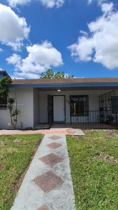Activo con contrato: $259,000 (2 camas, 2 baños, 998 Pies cuadrados)