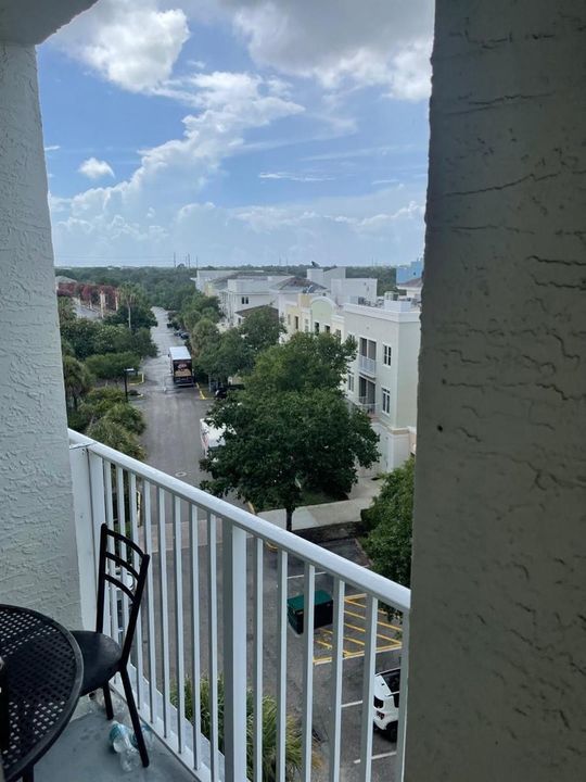 1200 tc balcony