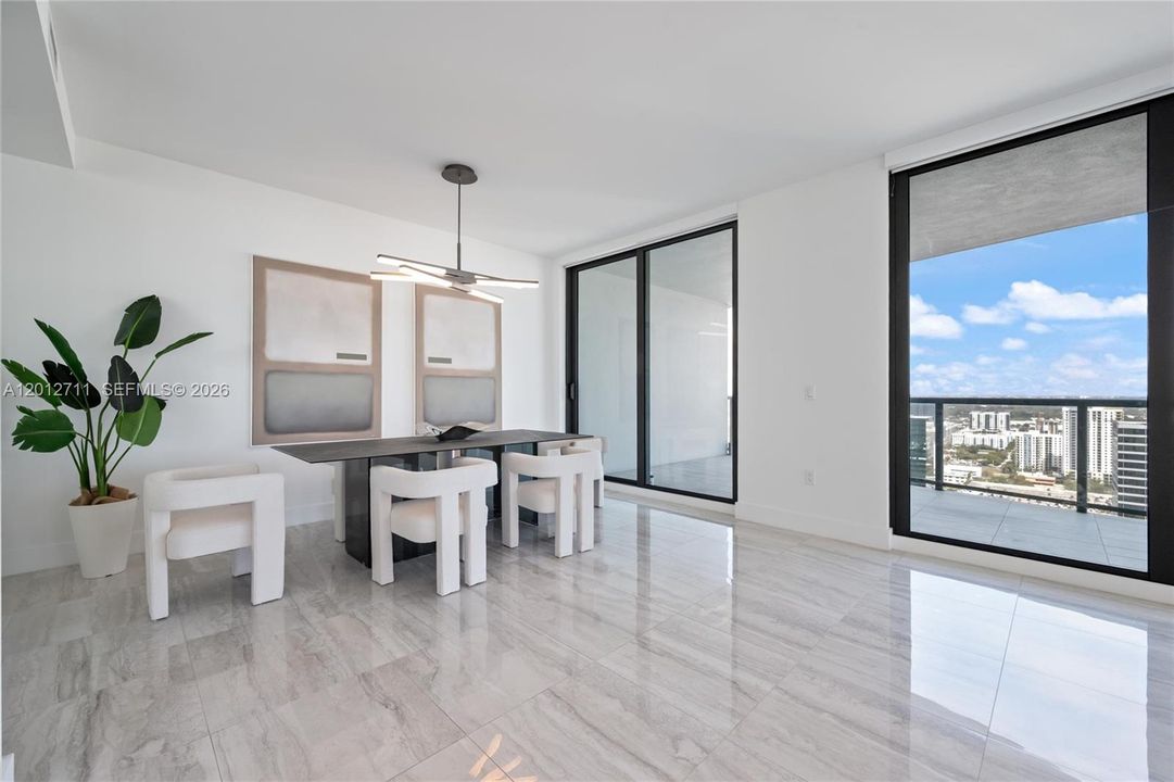 В аренду: $12,000 (2 спален, 2 ванн, 2191 Квадратных фут)