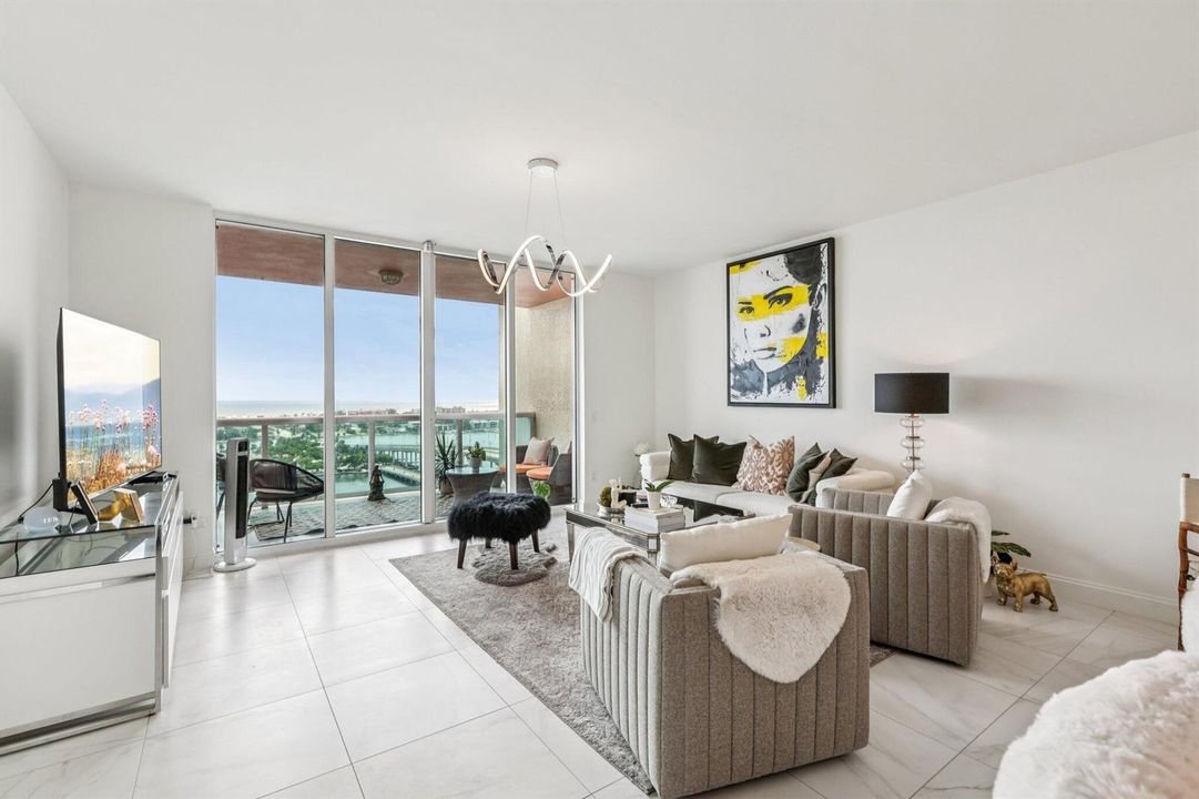 2-web-or-mls-Lake Shore Dr 2008-S0710-00