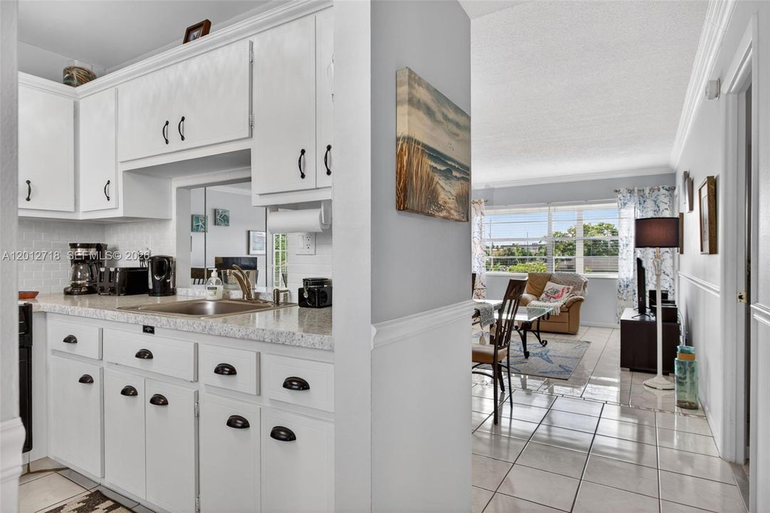 For Sale: $89,500 (1 beds, 1 baths, 680 Square Feet)