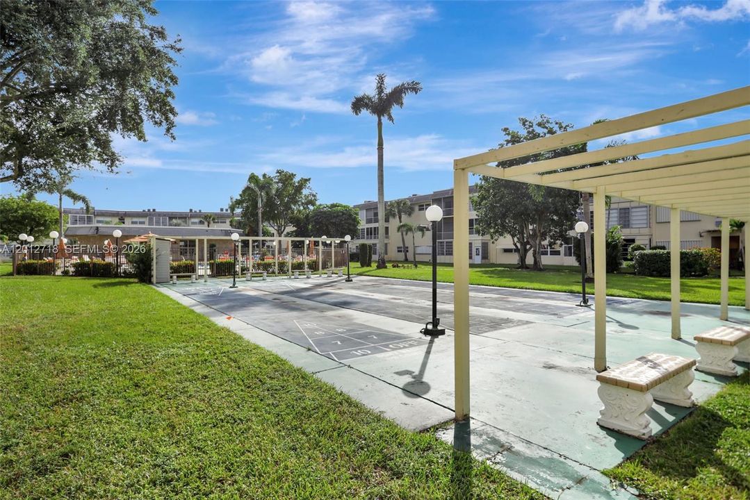 For Sale: $89,500 (1 beds, 1 baths, 680 Square Feet)