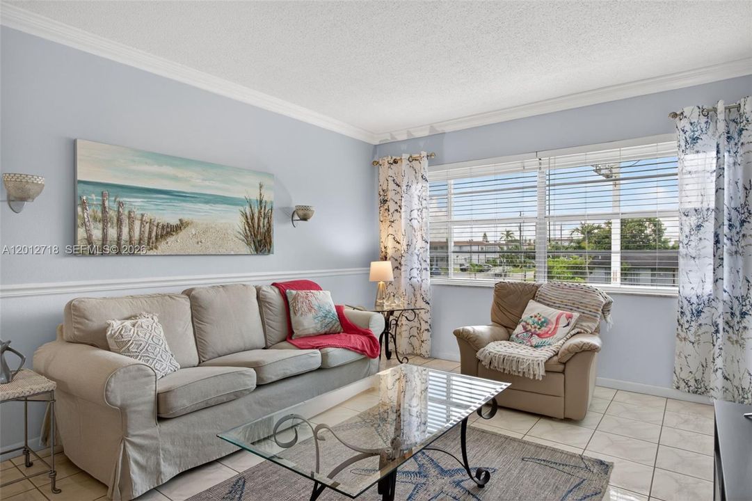 For Sale: $89,500 (1 beds, 1 baths, 680 Square Feet)