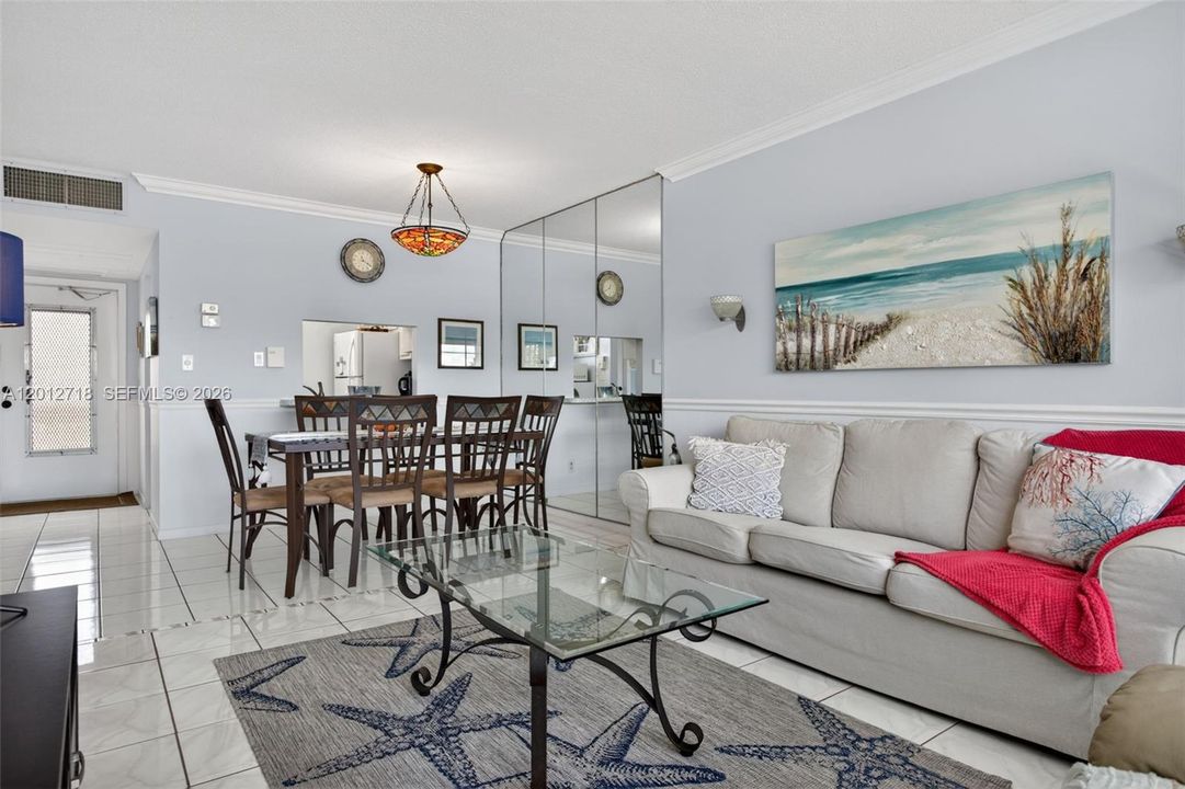 For Sale: $89,500 (1 beds, 1 baths, 680 Square Feet)