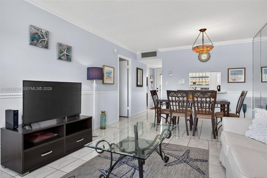 For Sale: $89,500 (1 beds, 1 baths, 680 Square Feet)