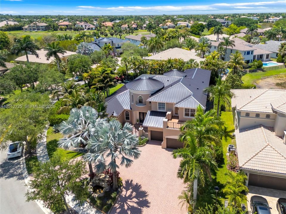 На продажу: $2,049,000 (6 спален, 5 ванн, 5117 Квадратных фут)