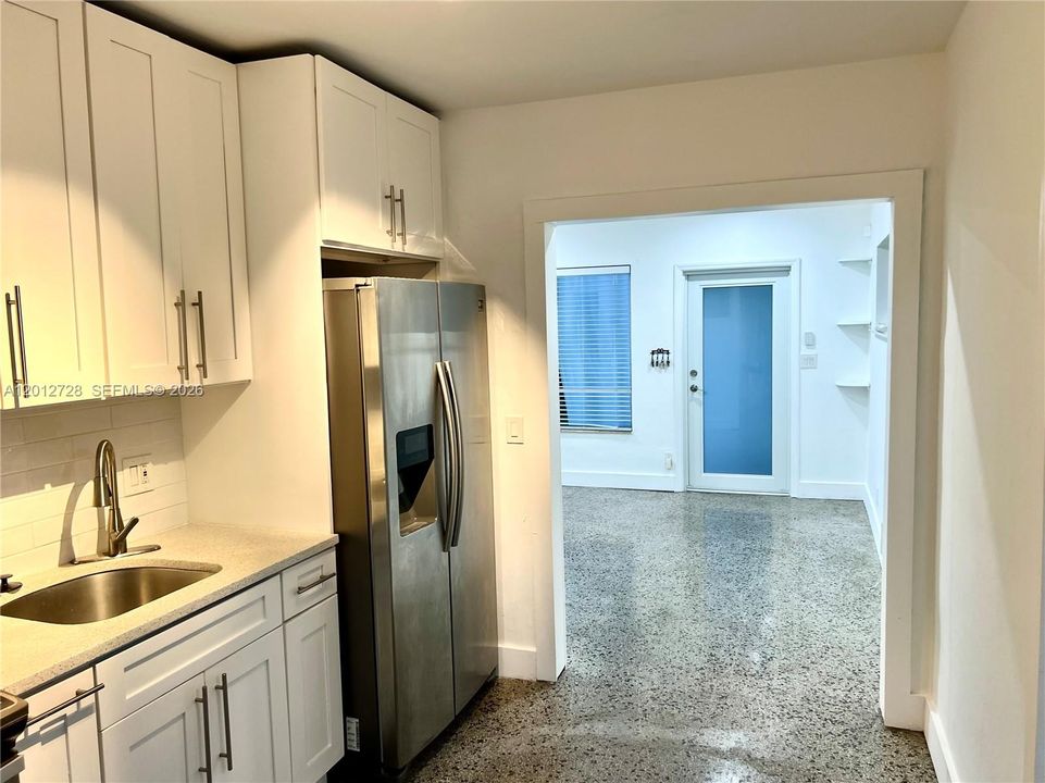 В аренду: $3,000 (2 спален, 1 ванн, 1036 Квадратных фут)