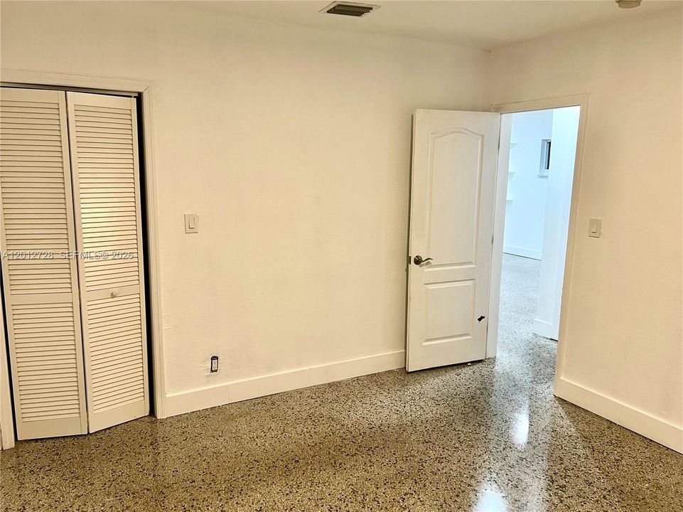 В аренду: $3,000 (2 спален, 1 ванн, 1036 Квадратных фут)