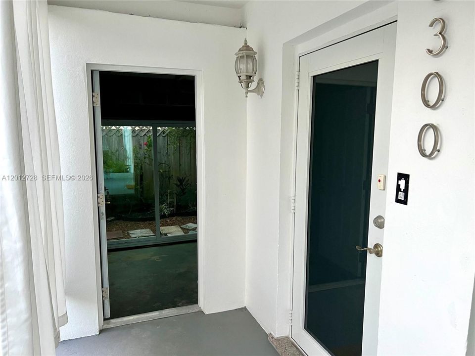 В аренду: $3,000 (2 спален, 1 ванн, 1036 Квадратных фут)