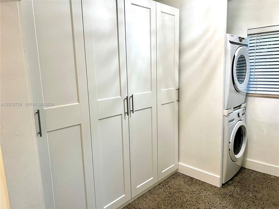 В аренду: $3,000 (2 спален, 1 ванн, 1036 Квадратных фут)