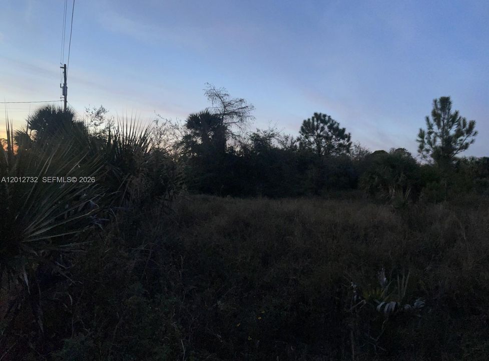 待售: $158,000 (2.73 acres)