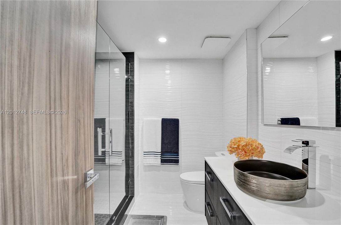 For Sale: $1,495,000 (2 beds, 2 baths, 1800 Square Feet)