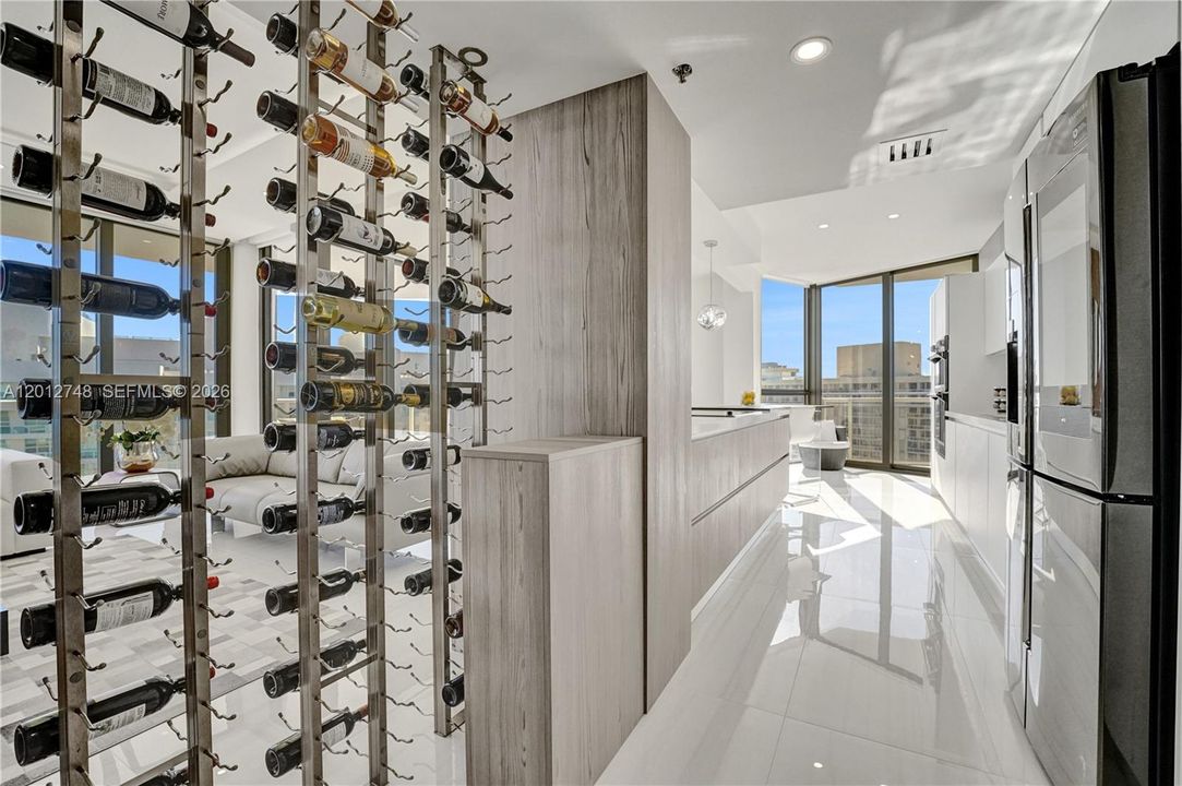 For Sale: $1,495,000 (2 beds, 2 baths, 1800 Square Feet)