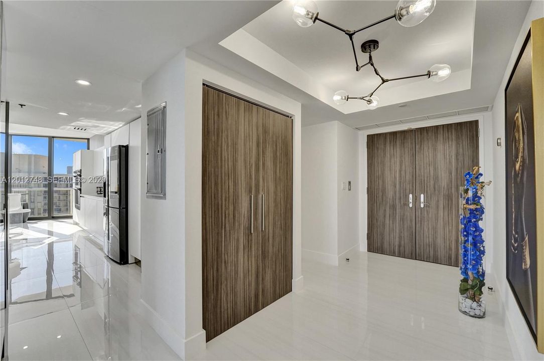 For Sale: $1,495,000 (2 beds, 2 baths, 1800 Square Feet)