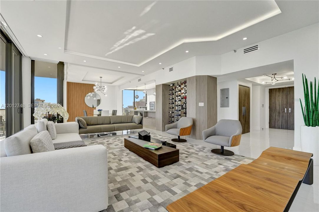 For Sale: $1,495,000 (2 beds, 2 baths, 1800 Square Feet)