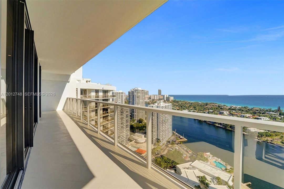 For Sale: $1,495,000 (2 beds, 2 baths, 1800 Square Feet)