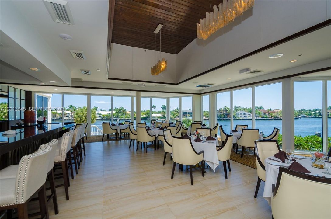 For Sale: $1,495,000 (2 beds, 2 baths, 1800 Square Feet)