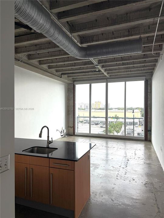 For Sale: $315,000 (0 beds, 1 baths, 533 Square Feet)