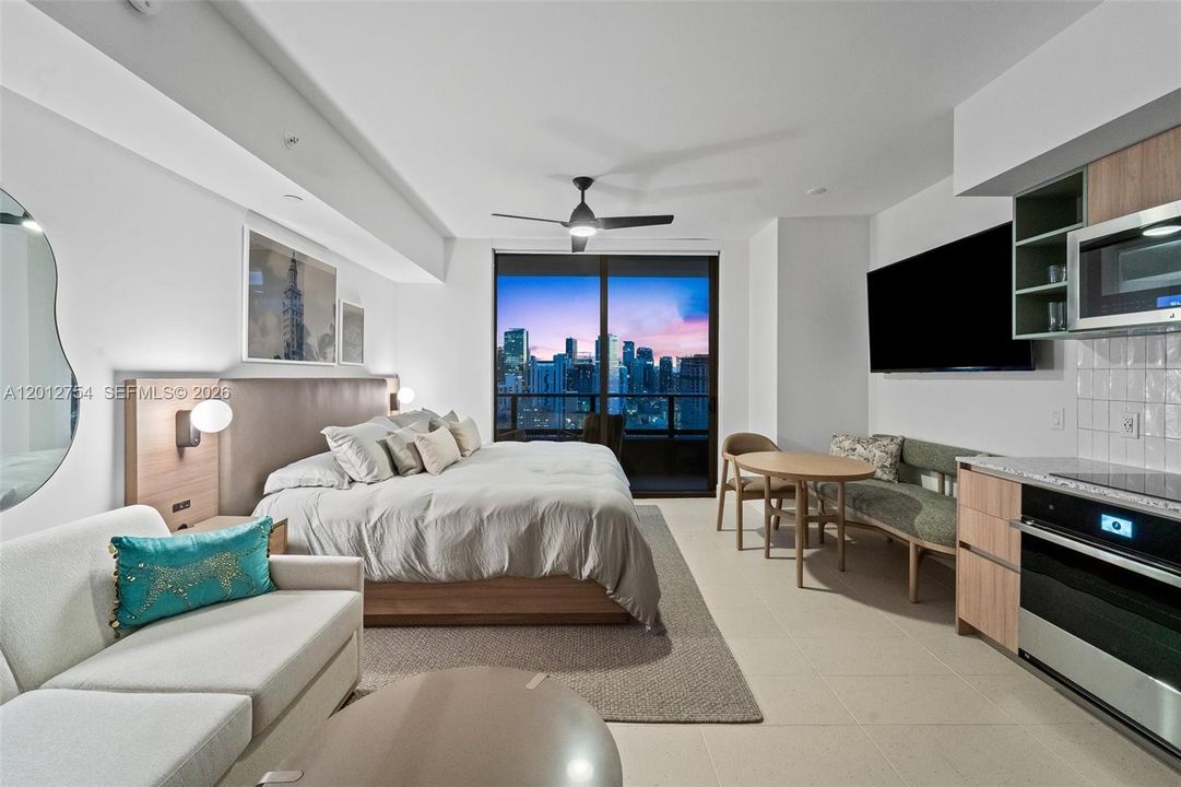 For Sale: $400,000 (0 beds, 1 baths, 411 Square Feet)