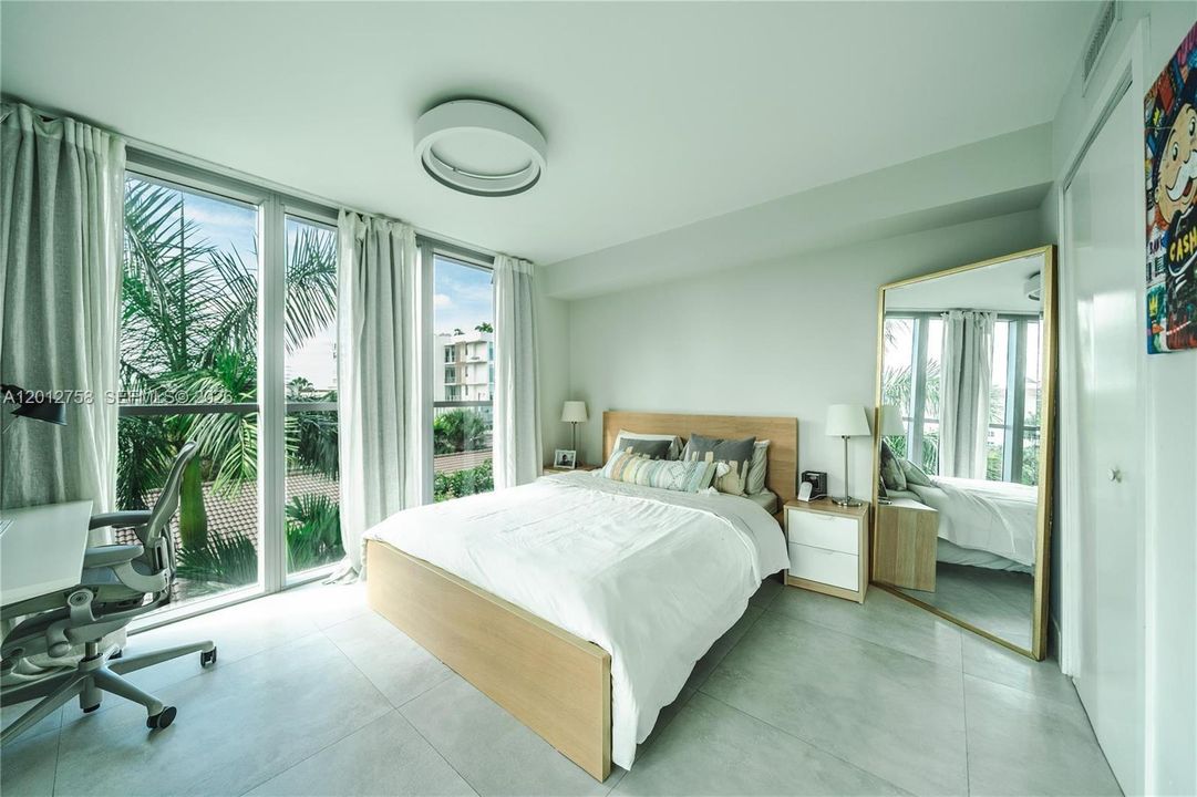 For Sale: $740,000 (2 beds, 2 baths, 1075 Square Feet)
