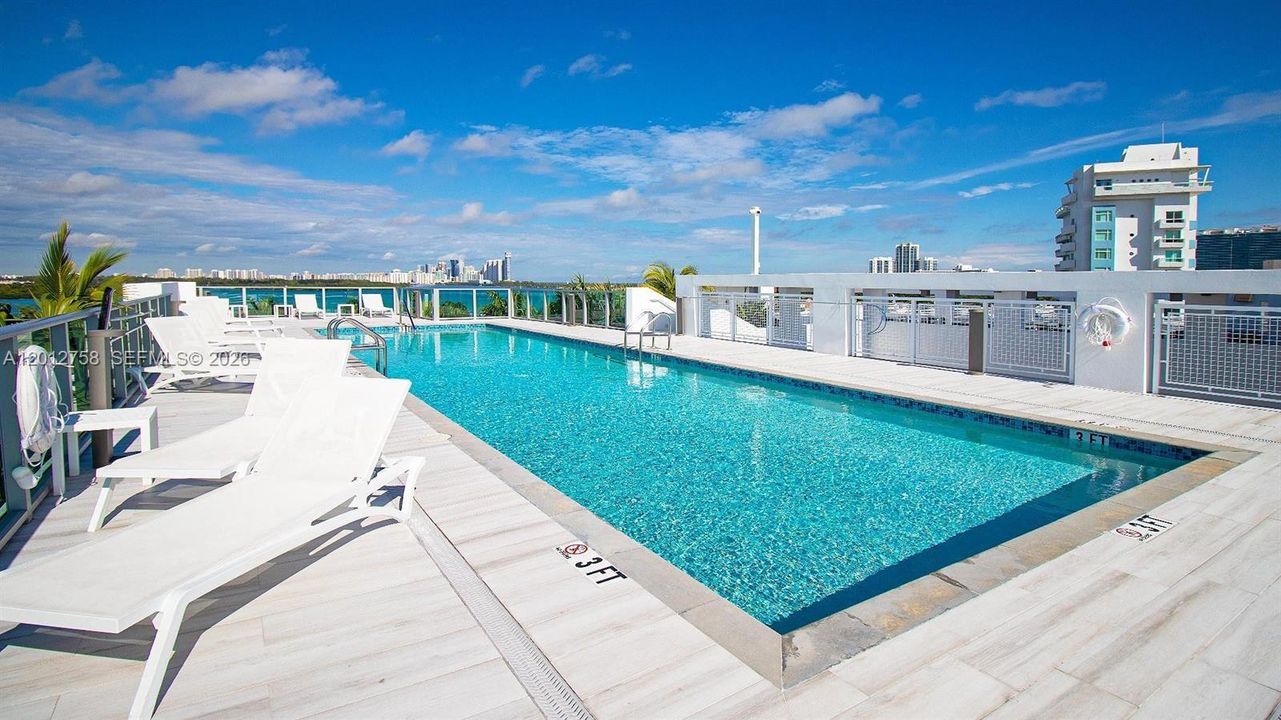 For Sale: $740,000 (2 beds, 2 baths, 1075 Square Feet)