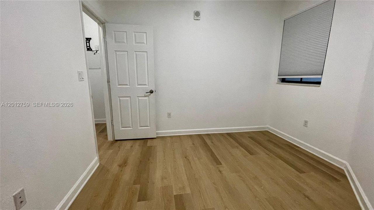 На продажу: $399,500 (2 спален, 2 ванн, 1088 Квадратных фут)