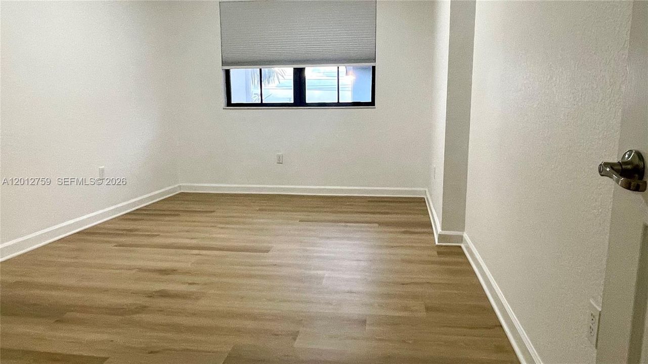 На продажу: $399,500 (2 спален, 2 ванн, 1088 Квадратных фут)