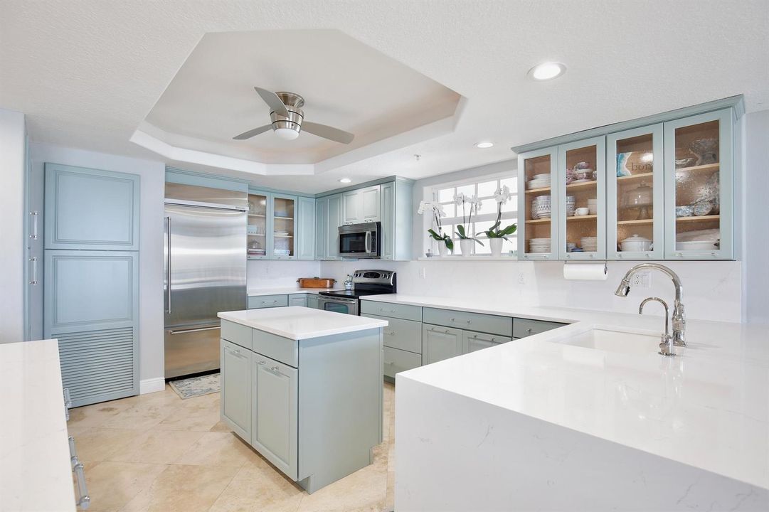 2465 S Atlantic Ave 401 Kitchen:Island