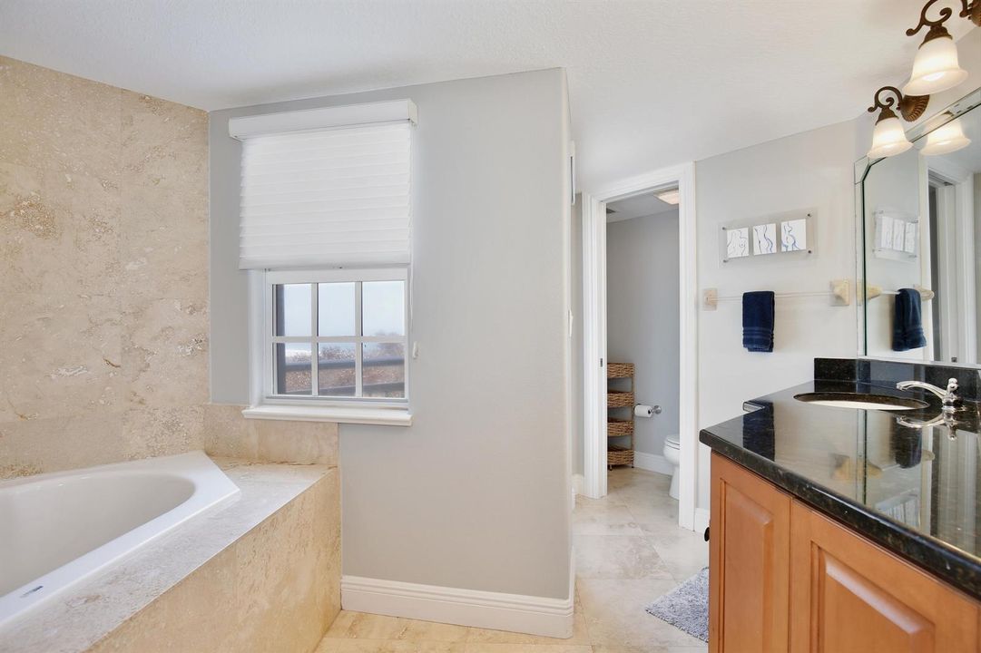 2465 S Atlantic Ave 401 2 Primary Bath