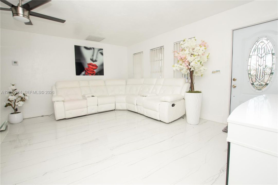 En Venta: $272,900 (3 camas, 2 baños, 0 Pies cuadrados)