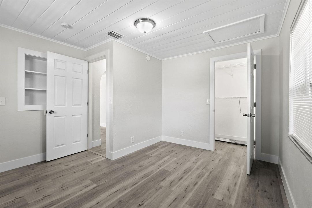 1301W25thSt(33)