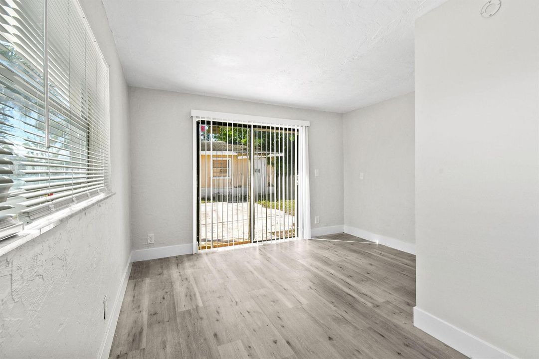 1301W25thSt(28)