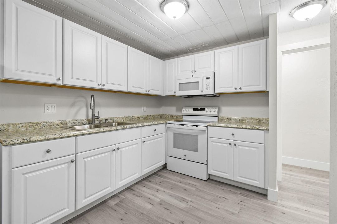 1301W25thSt(17)