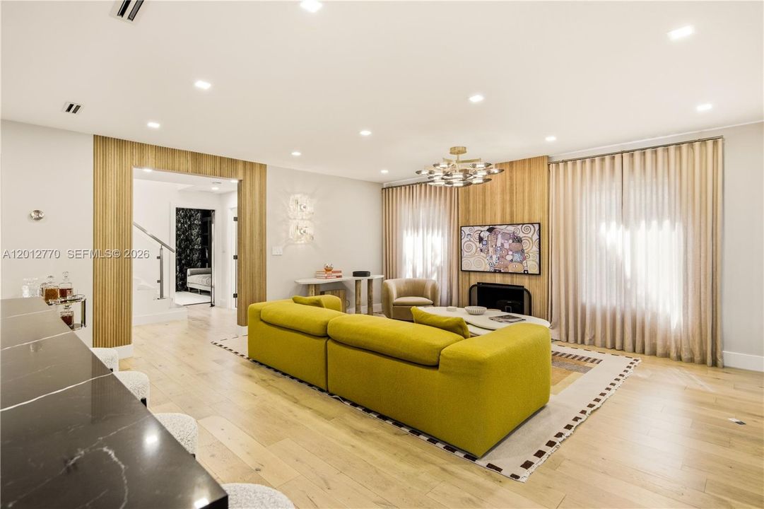 En Renta: $15,500 (5 camas, 4 baños, 2324 Pies cuadrados)