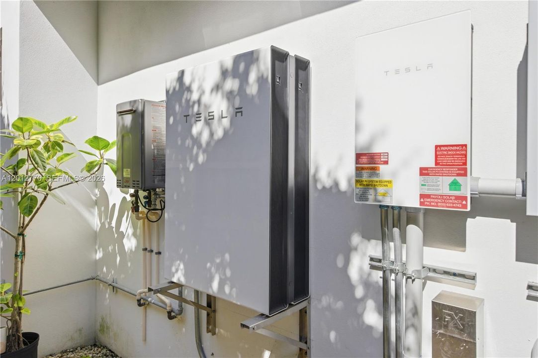 Tesla power batteries