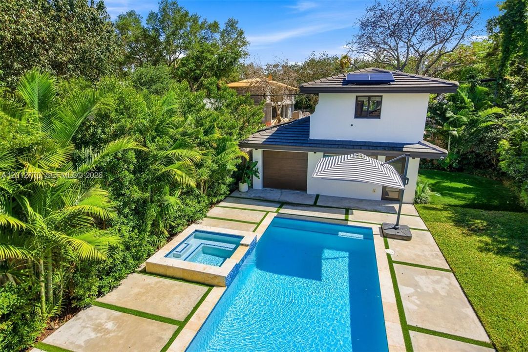 En Renta: $15,500 (5 camas, 4 baños, 2324 Pies cuadrados)