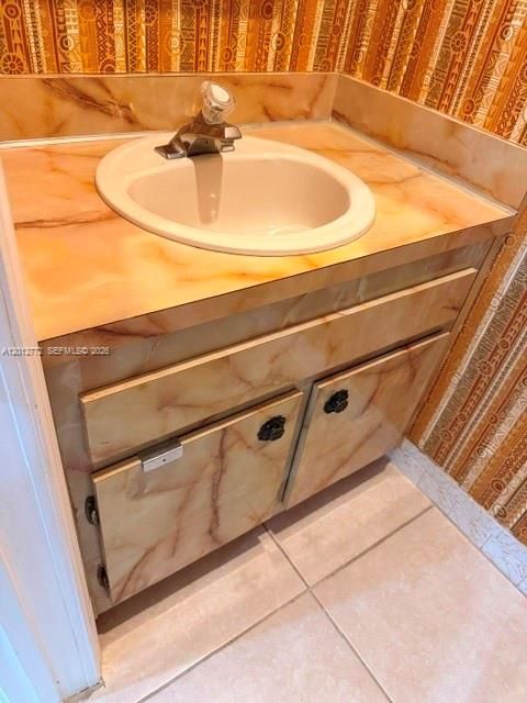 1/s bath vanity