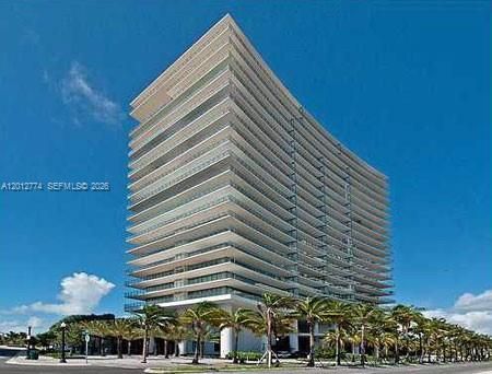 Activo con contrato: $11,500,000 (3 camas, 3 baños, 2756 Pies cuadrados)