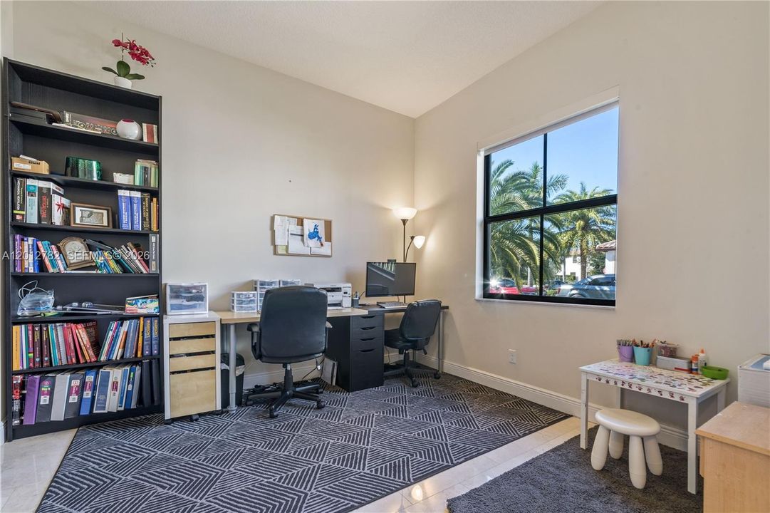 В аренду: $9,500 (4 спален, 3 ванн, 2860 Квадратных фут)