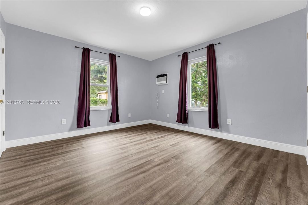 For Sale: $449,000 (2 beds, 1 baths, 1064 Square Feet)