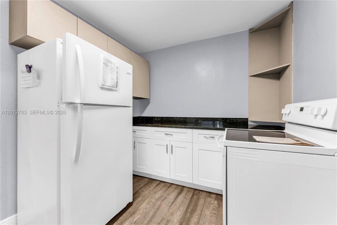 For Sale: $449,000 (2 beds, 1 baths, 1064 Square Feet)