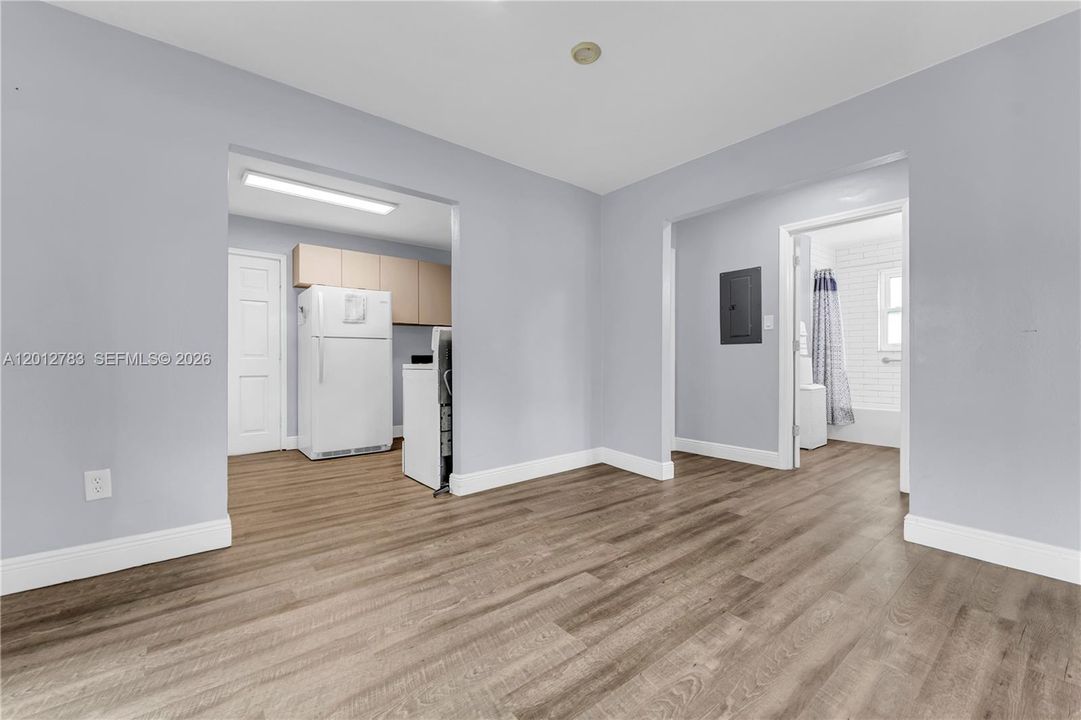 For Sale: $449,000 (2 beds, 1 baths, 1064 Square Feet)